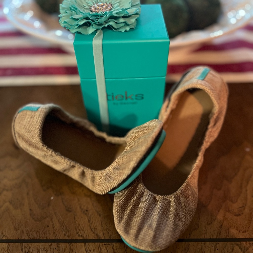 Tieks Beige Flats with Teal Soles